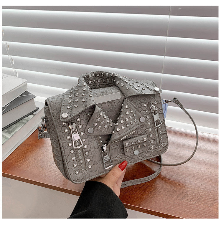 Women's Summer Trendy Crocodile Pattern Rivet Design Women's Shoulder Bag