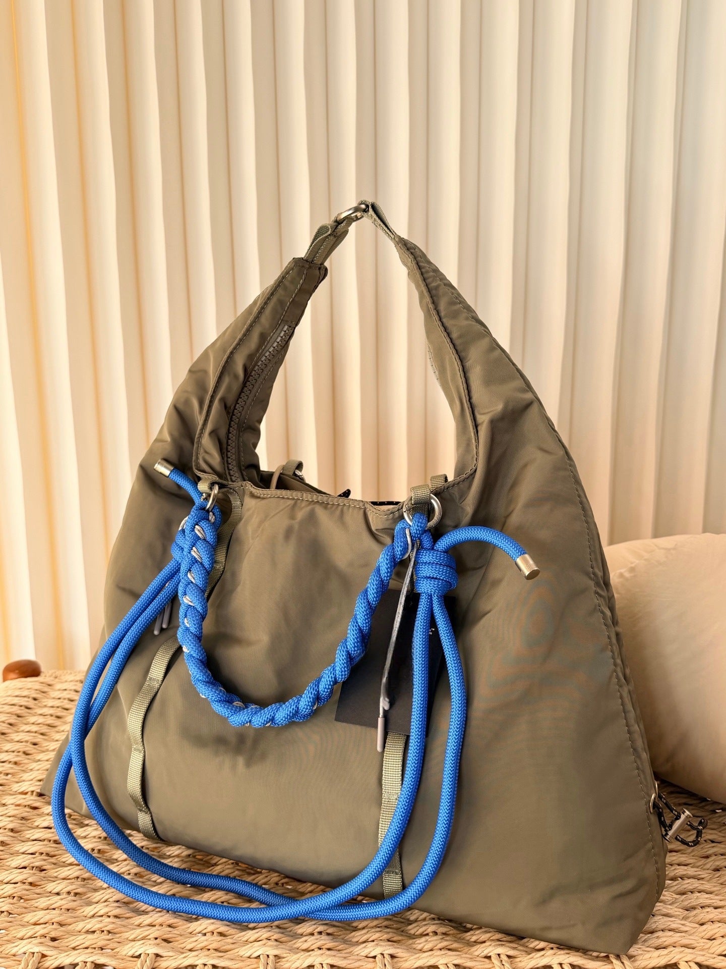 Nylon Fashion Trend Large Capacity Drawstring Bundle Design Tote Bag