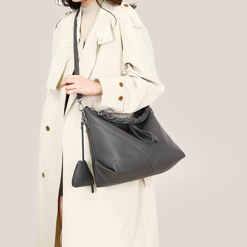 Women's Large Capacity Early Spring Retro Minority Women's Shoulder Bag
