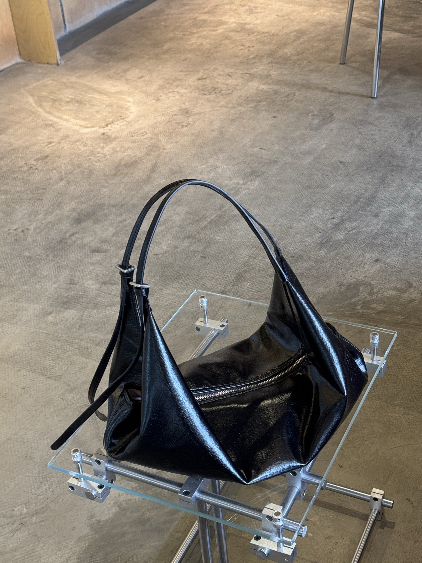 Oil Wax Leather Large Capacity Dumpling Style Underarm Tote Bag