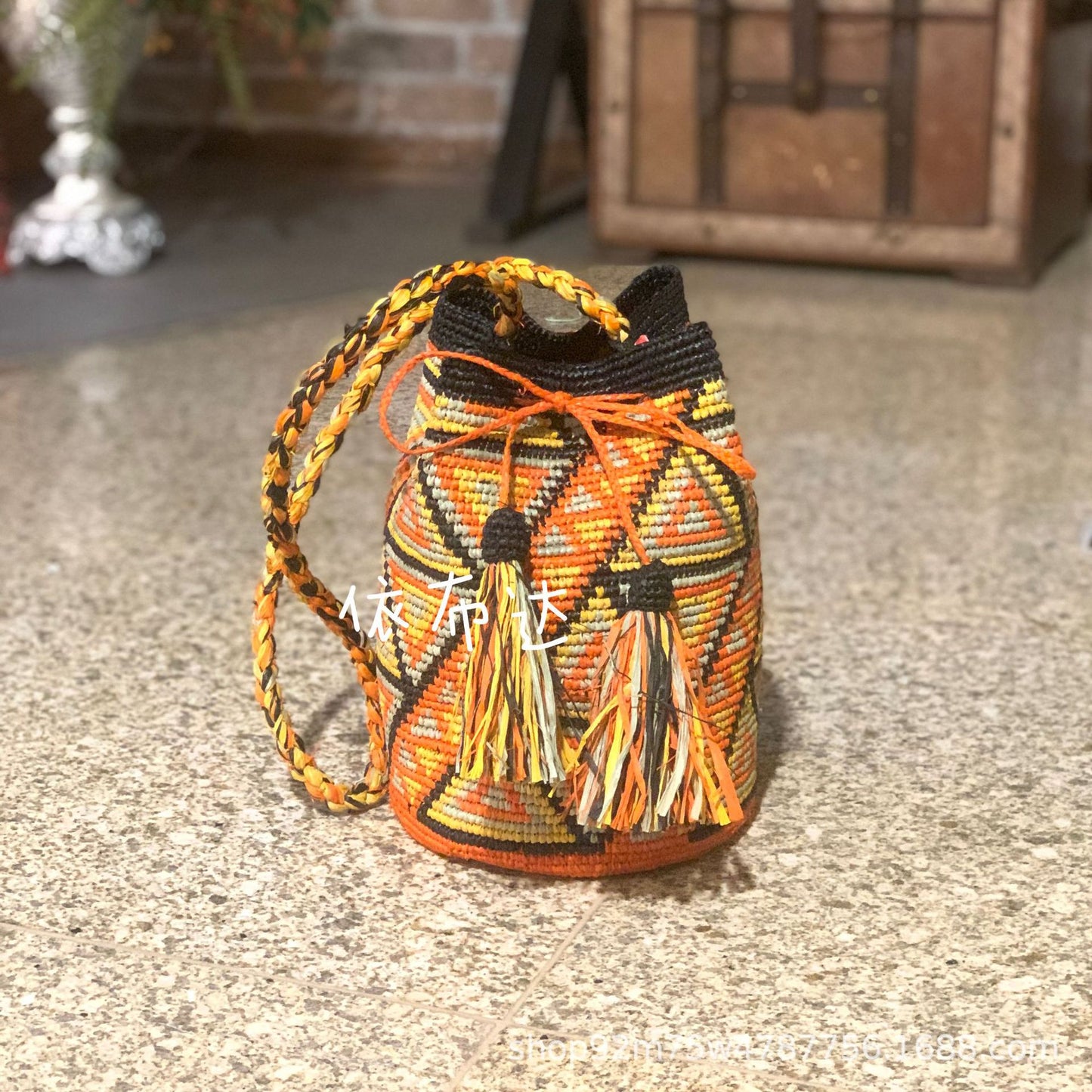 Raffia Hand-woven Diamond Pattern Contrast Color Women's Shoulder Bag