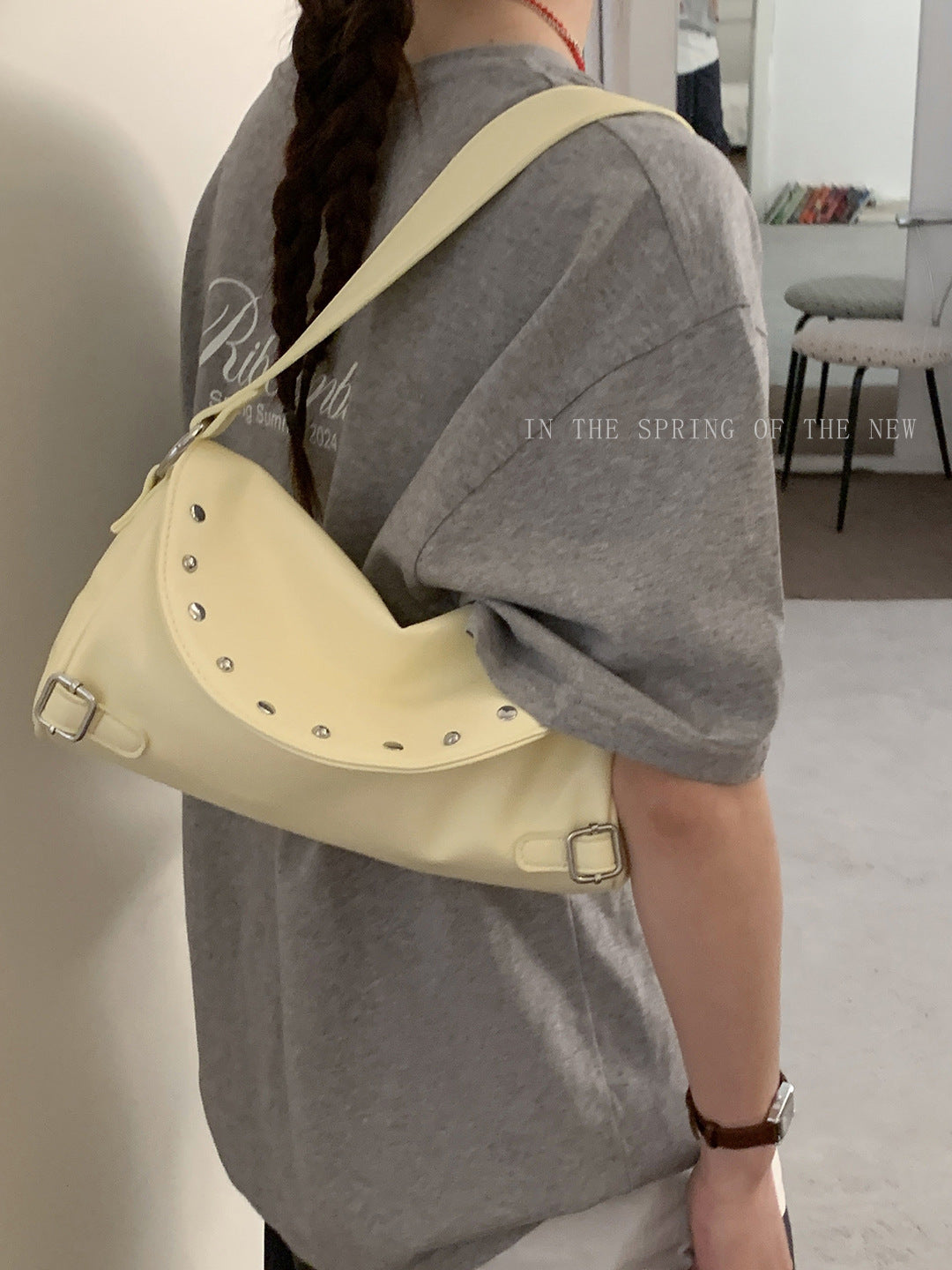 Women's Summer Niche Textured Simple Rivet Pillow Underarm Bag