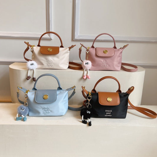 Women's Hand Holding Dumpling Mini Lightweight Bags