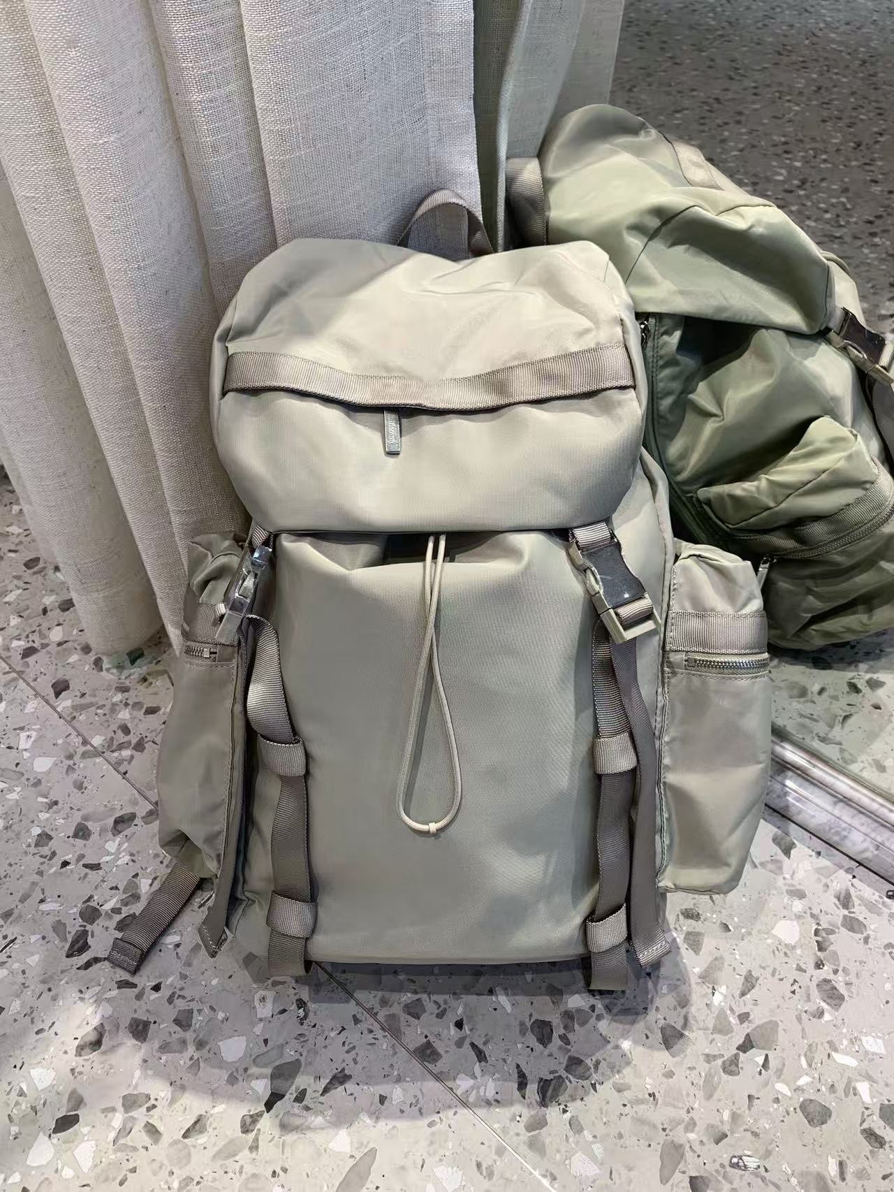 Women's & Men's Bomb Cap Large Capacity Leisure Backpack