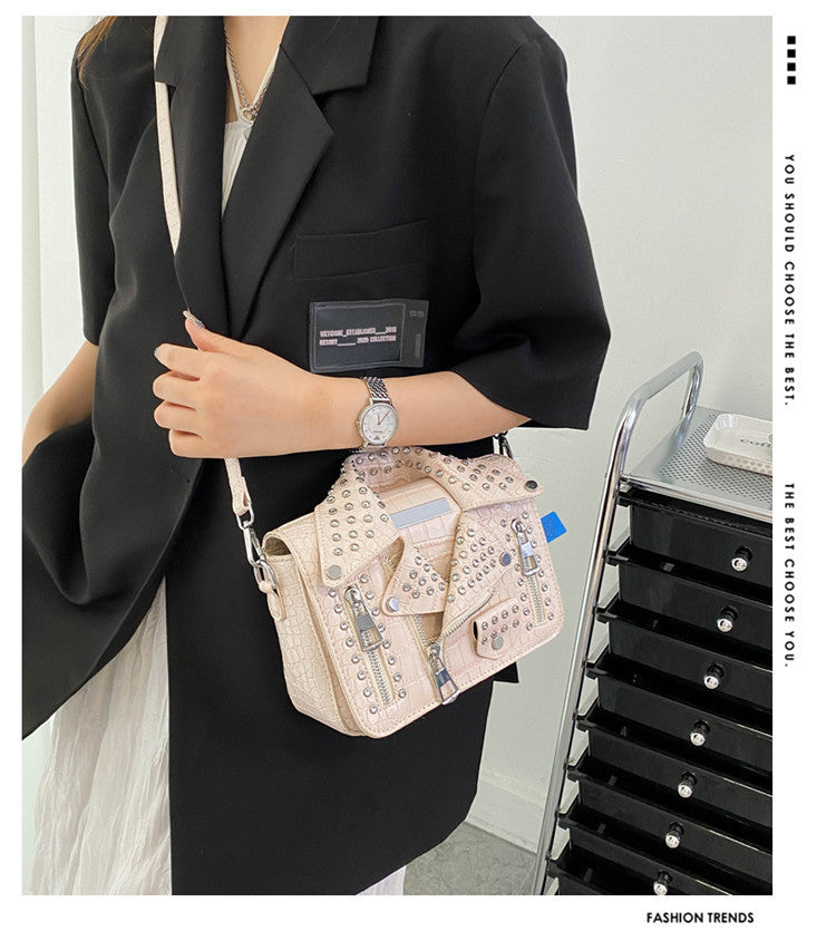 Women's Summer Trendy Crocodile Pattern Rivet Design Women's Shoulder Bag