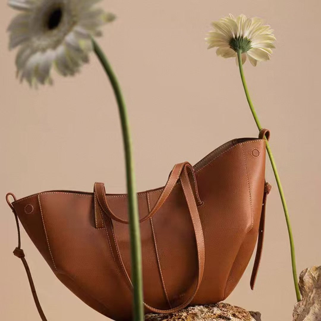 Trendy Women's Wings Portable Simplicity Commuter Handbags