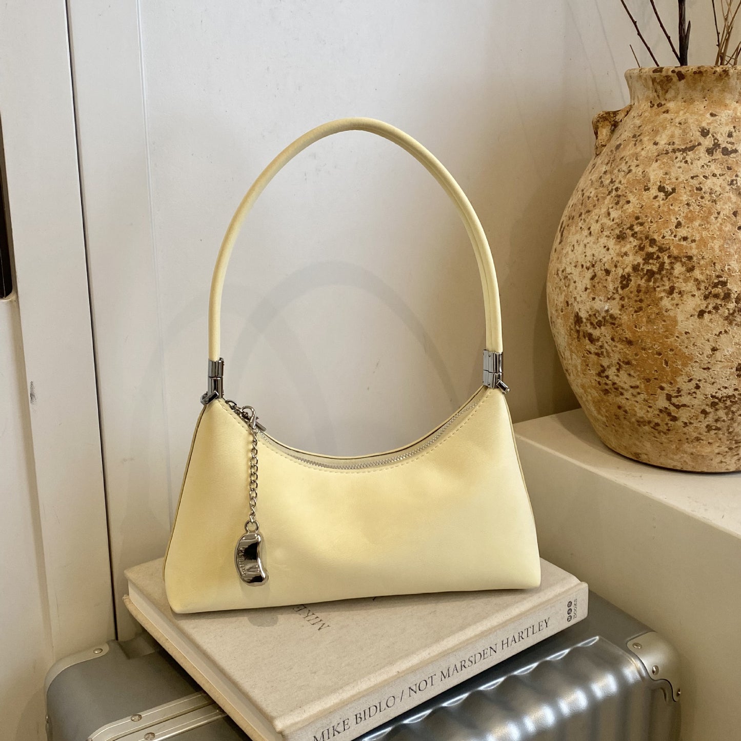 Women's Retro Pillow Simple Commute Niche Trendy Shoulder Bags