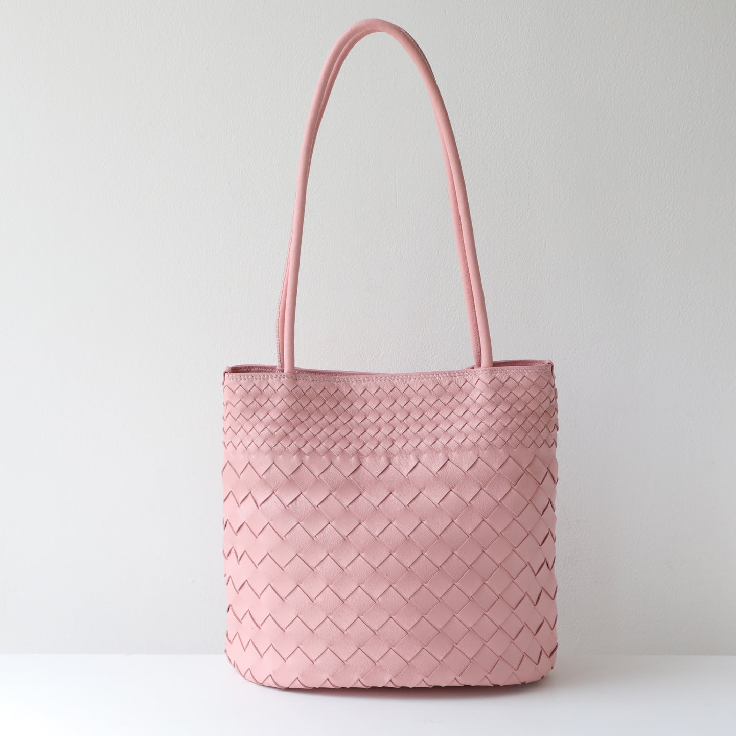 Women's High-grade Sheepskin Woven Design Commuter Large Shoulder Bags