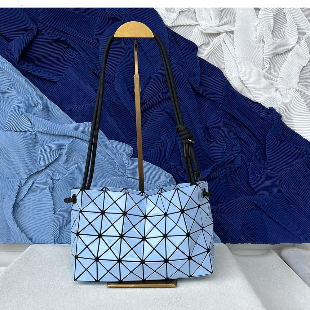 Women's French Stick Drawstring Portable Commuter Starting From Underarm Bag