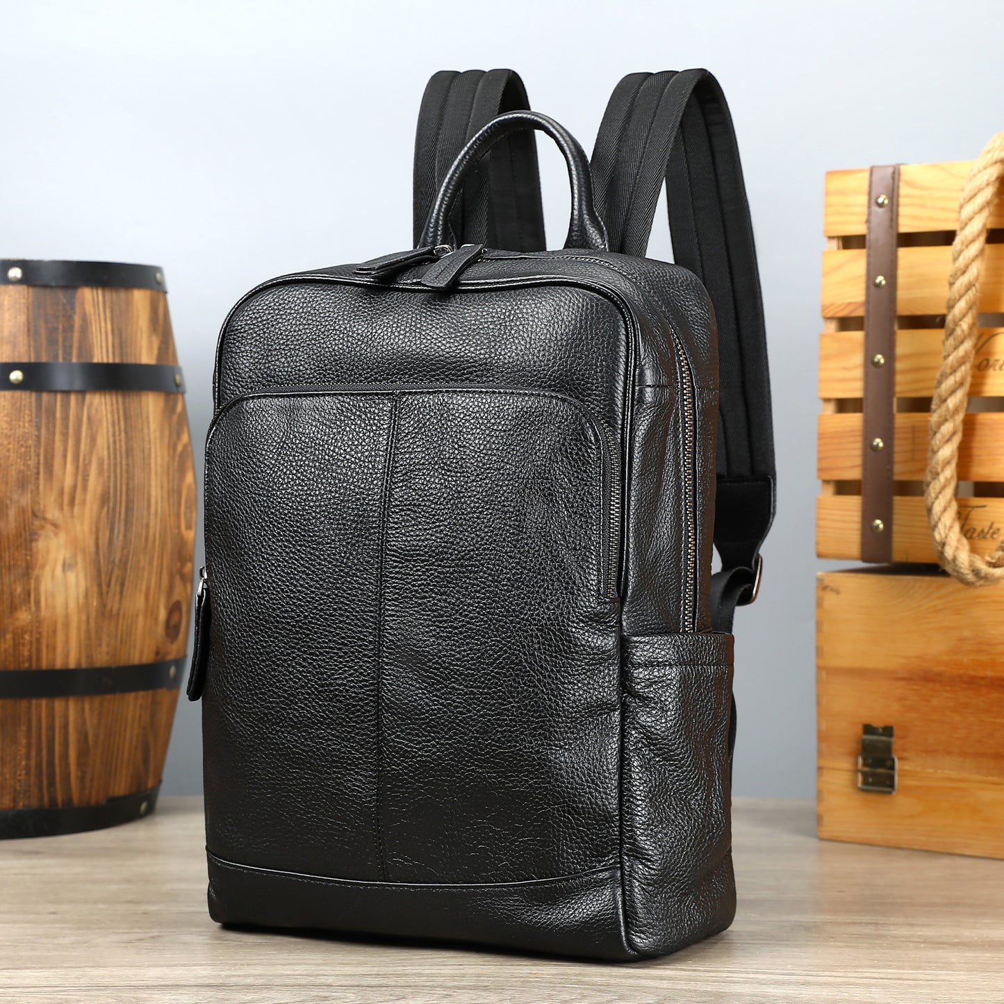 Men's Leather First Layer Cowhide Waterproof Computer Leisure Backpack
