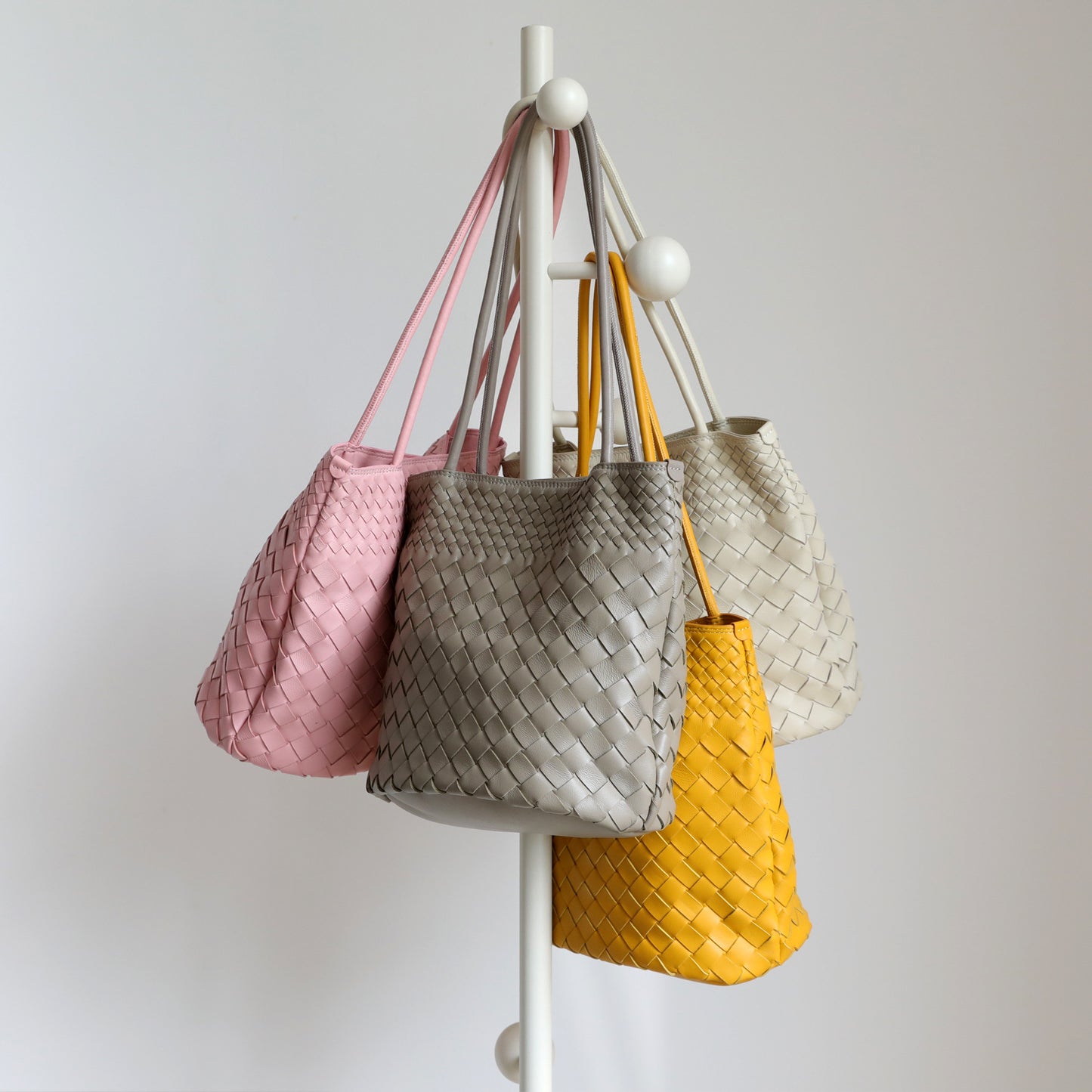 Women's High-grade Sheepskin Woven Design Commuter Large Shoulder Bags