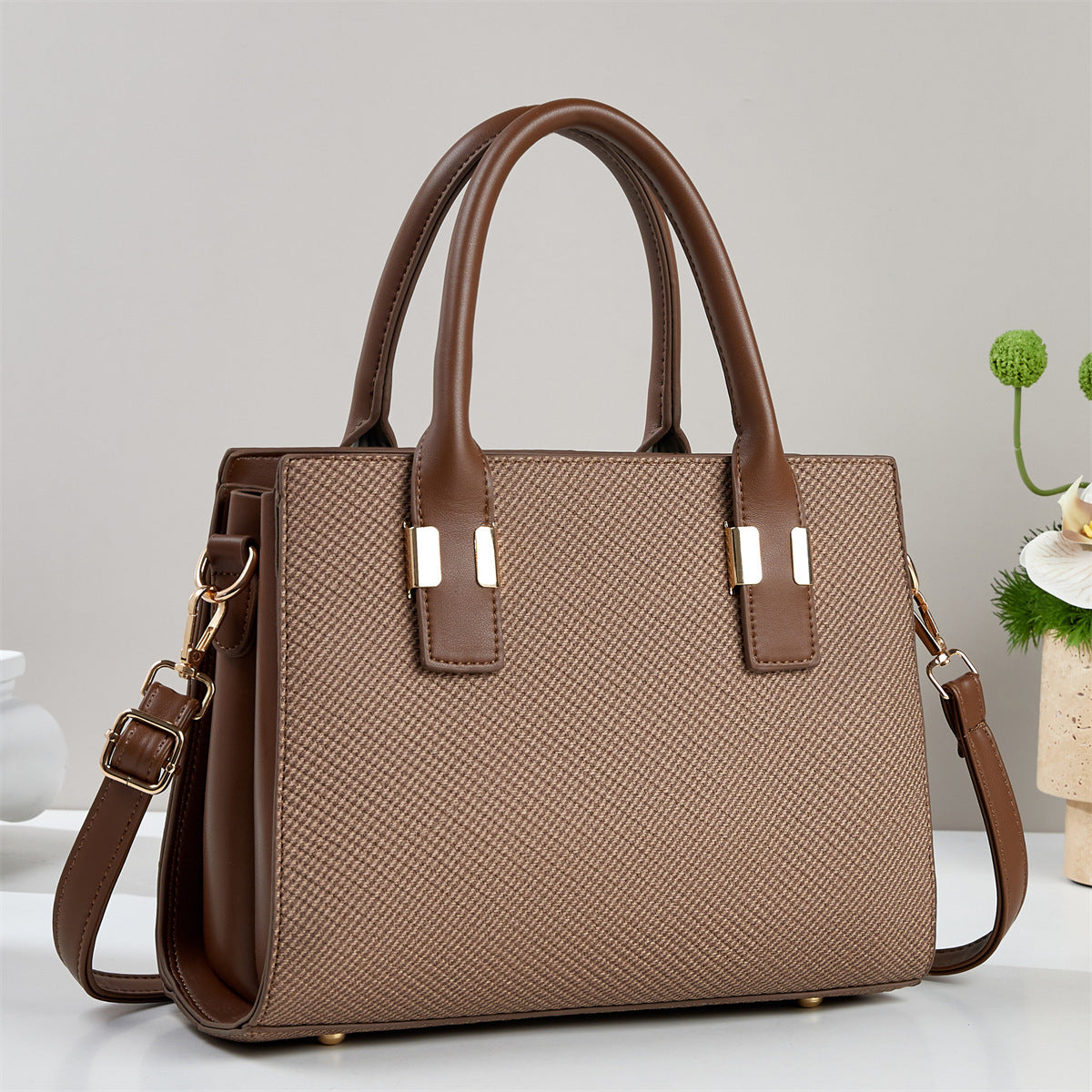 Women's Trendy High Textured Large Capacity Women's Handbag