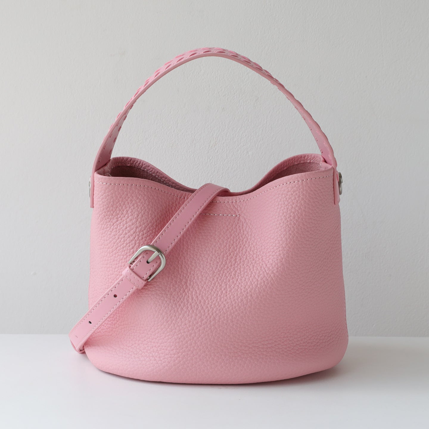 Simple Korean Style Weaving Decorative Portable First Layer Bucket Bag