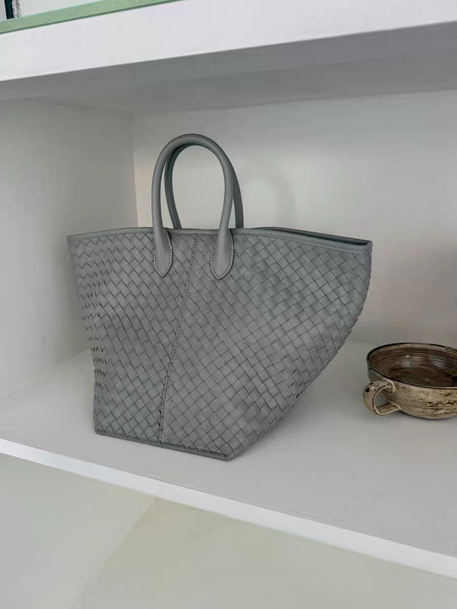 Women's Sheepskin Woven Large Capacity Soft Leather Bucket Bag