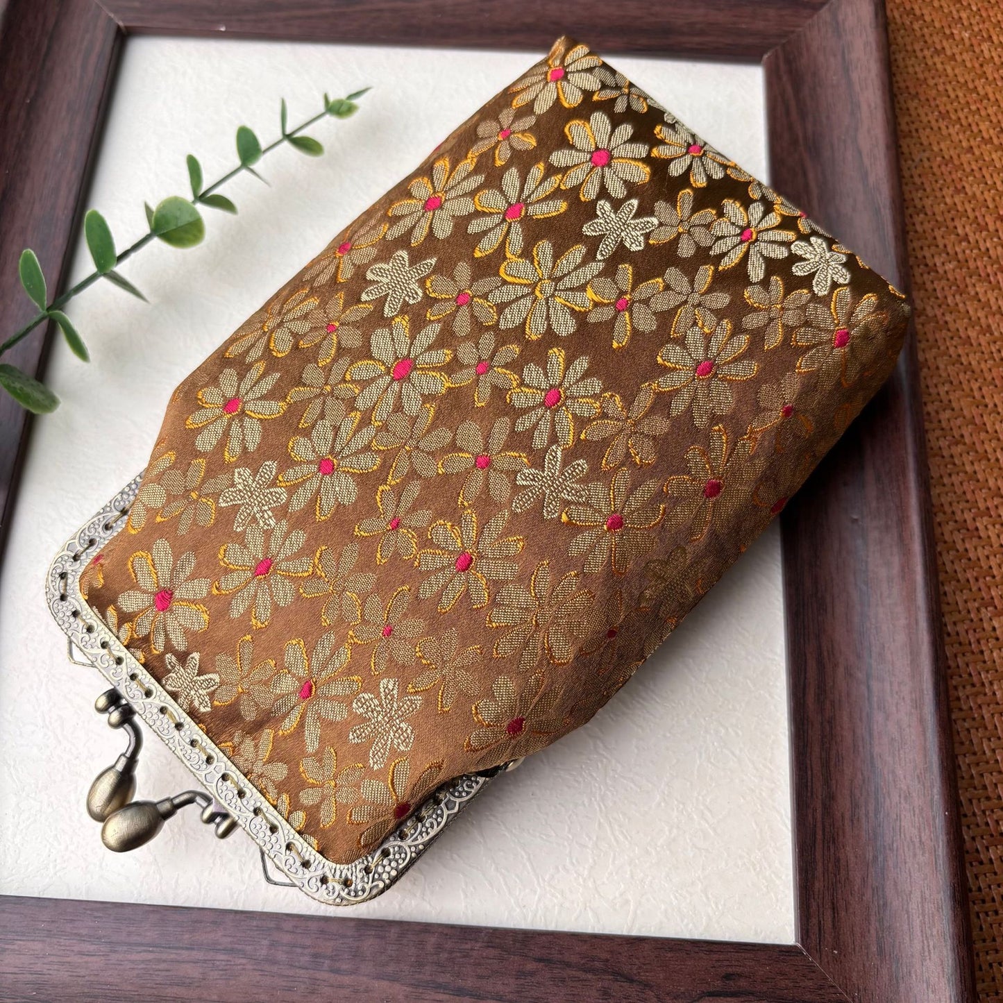 Finished Ancient Style Female Vertical Retro Tassel Frame Mobile Phone Bag