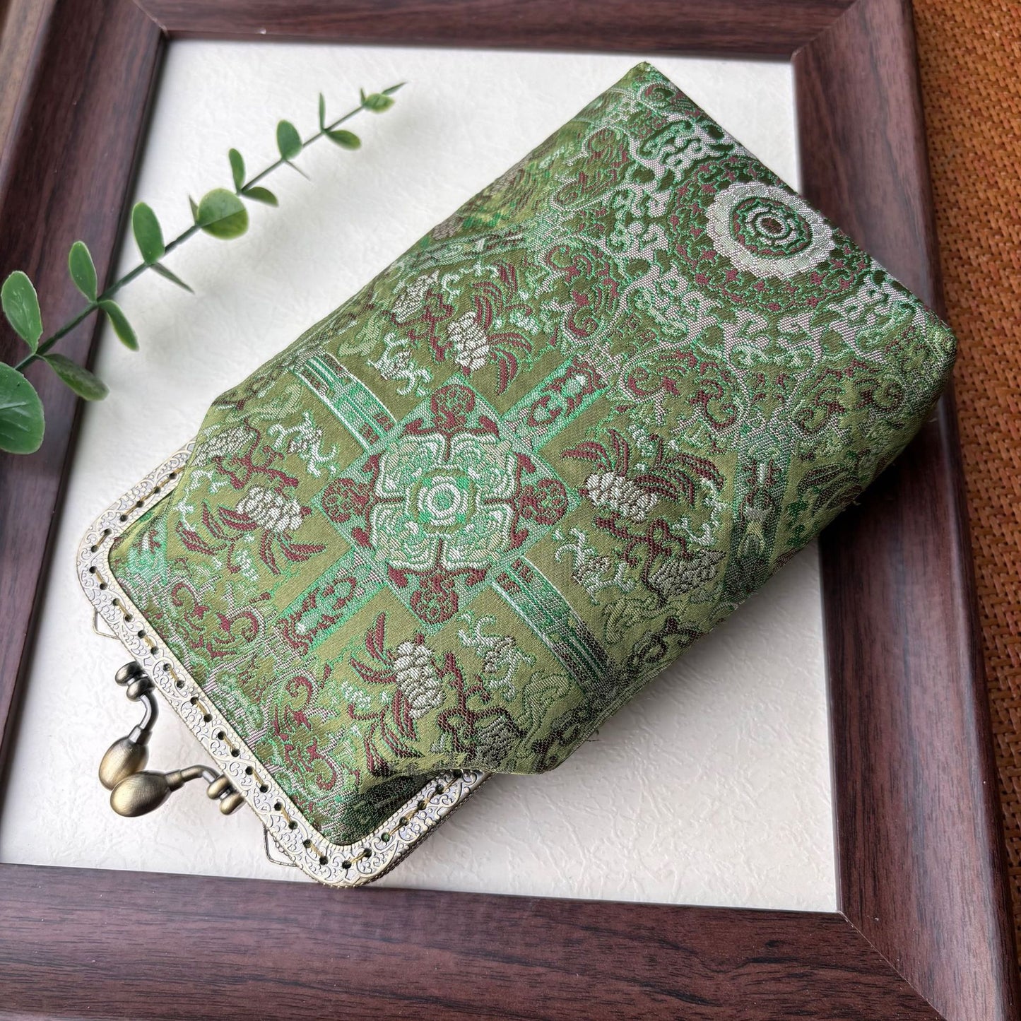 Finished Ancient Style Female Vertical Retro Tassel Frame Mobile Phone Bag