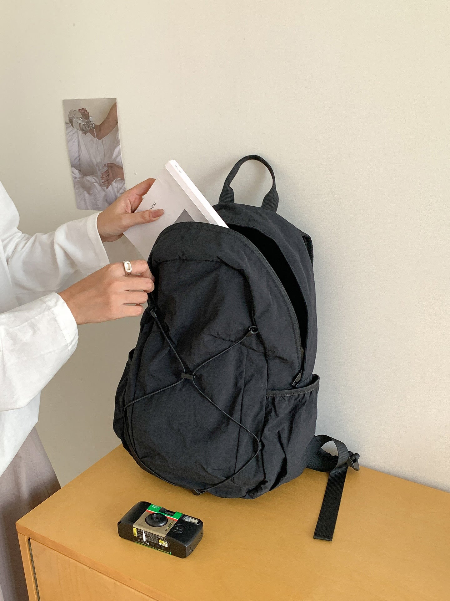 Women's Korean Style Autumn Lightweight Leisure Nylon Large Backpacks
