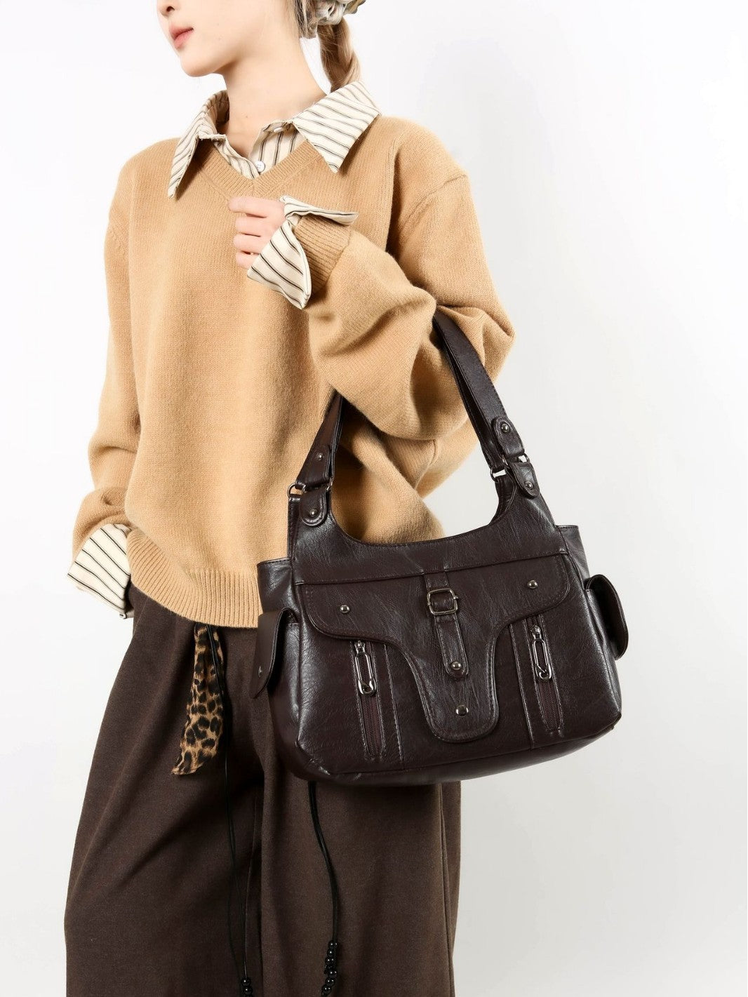 Women's Retro Large Capacity Fashion High-grade Western Handbags