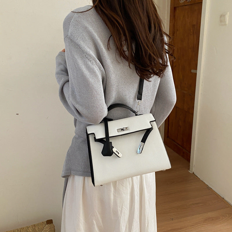 Women's Retro Commuter Summer Popular Fashion Twist Tote Bag