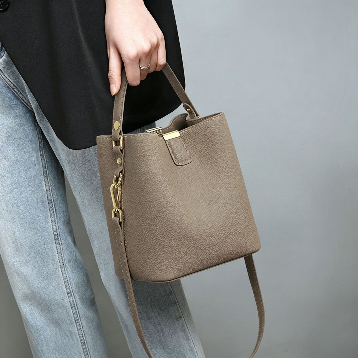 Women's Large Capacity Simple Versatile Commuter Women's Messenger Bag
