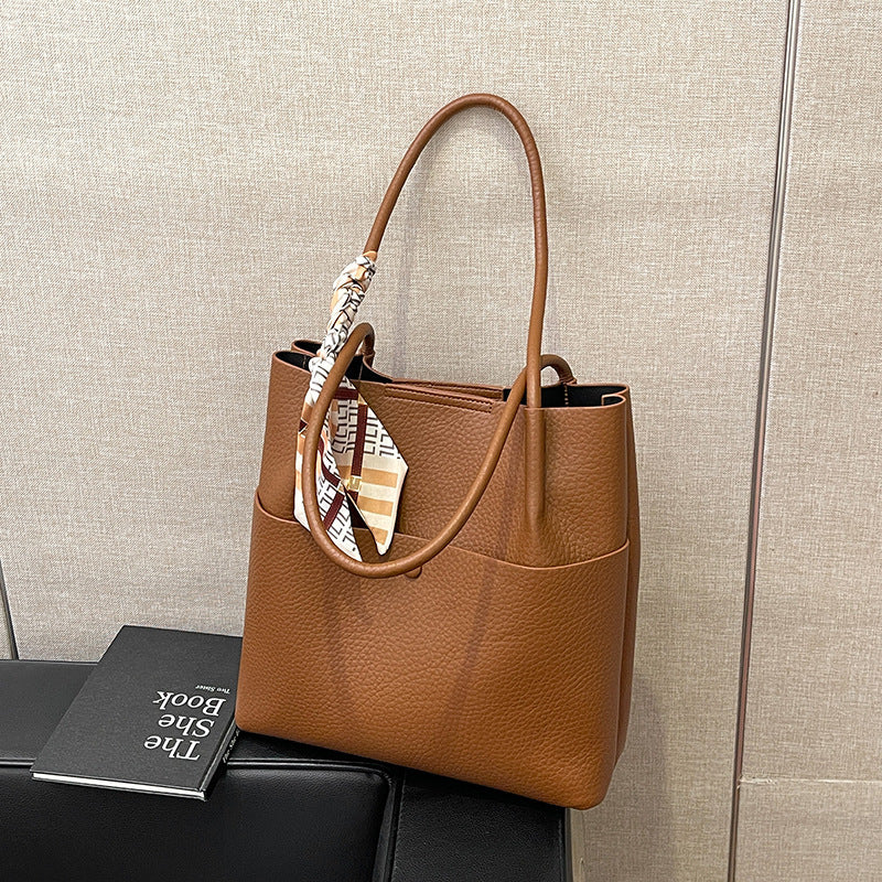 Beautiful Women's Large Capacity Portable Commuter Bags