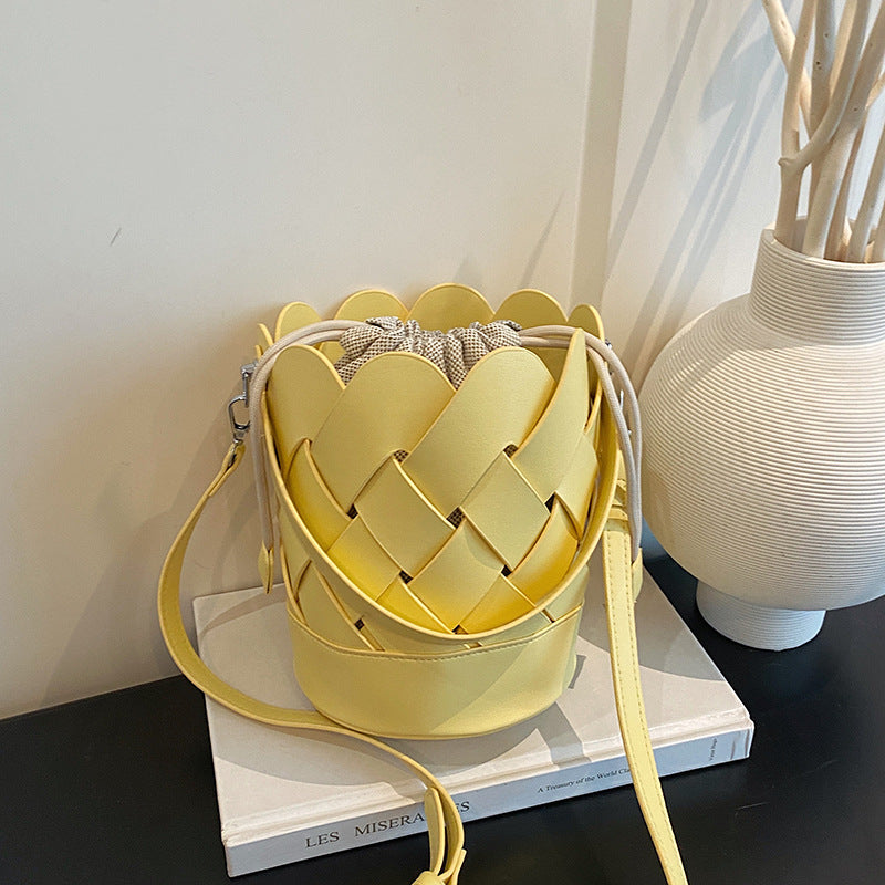 Women's Unique Niche Woven Fashion Exquisite Bucket Bag