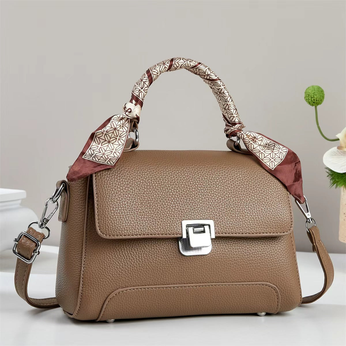 Women's Embossed Stitching Pouch Good-looking Large Capacity Women's Handbag