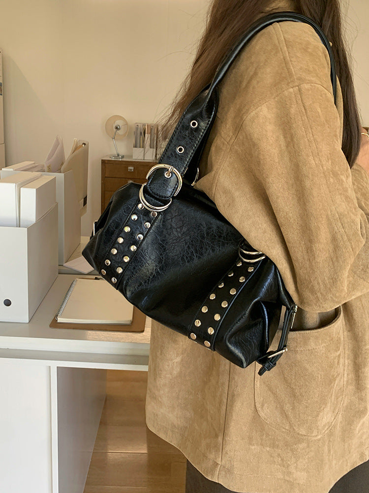 Women's Korean Style Rivet High-grade Large Capacity Underarm Bag