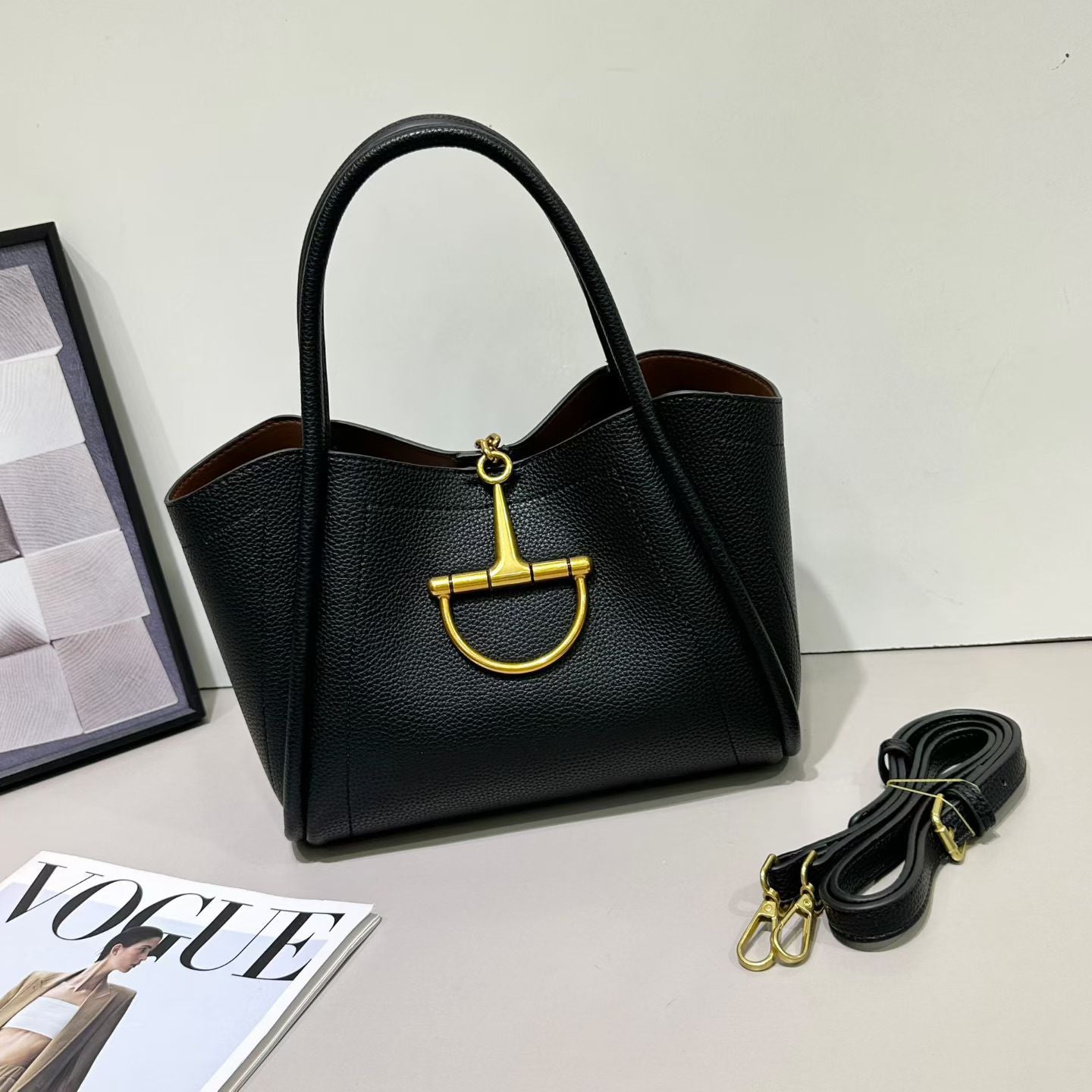 Simple Fashion Saddle Solid Color Portable Commuter Women's Handbag