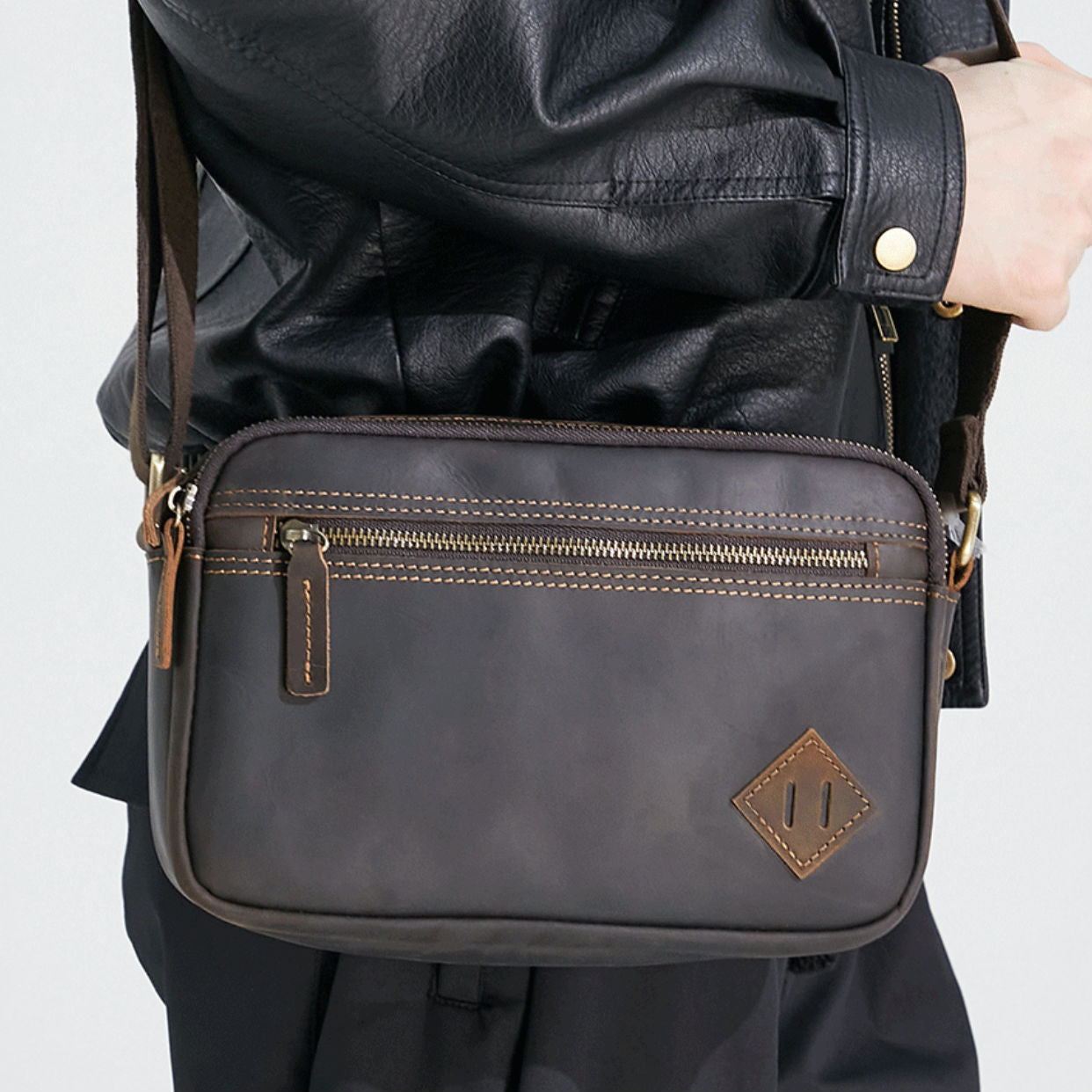 Men's Retro Handmade Commuter Genuine Leather Personalized First Layer Bags