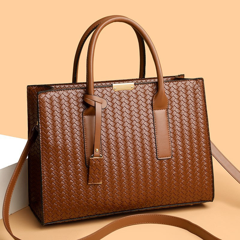 Women's Fashionable Simple Large Capacity Temperament Wild Women's Messenger Bag