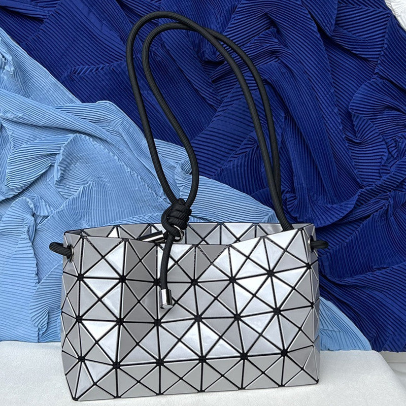 Women's French Stick Drawstring Portable Commuter Starting From Underarm Bag