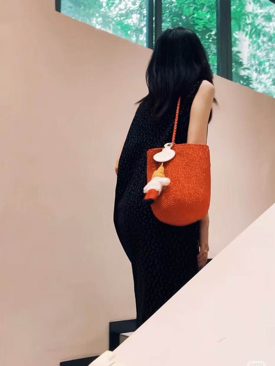 Women's Niche Hand-woven Sier Underarm Versatile Shoulder Bags