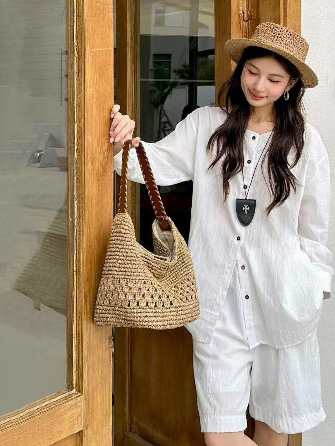 Women's Raffia Woven Underarm Leather Seaside Vacation Tote Bag