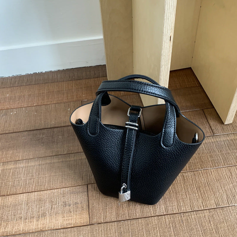 Lychee Pattern Vegetable Basket Large Capacity Commuter Fashionable Classic Western Bucket Bag