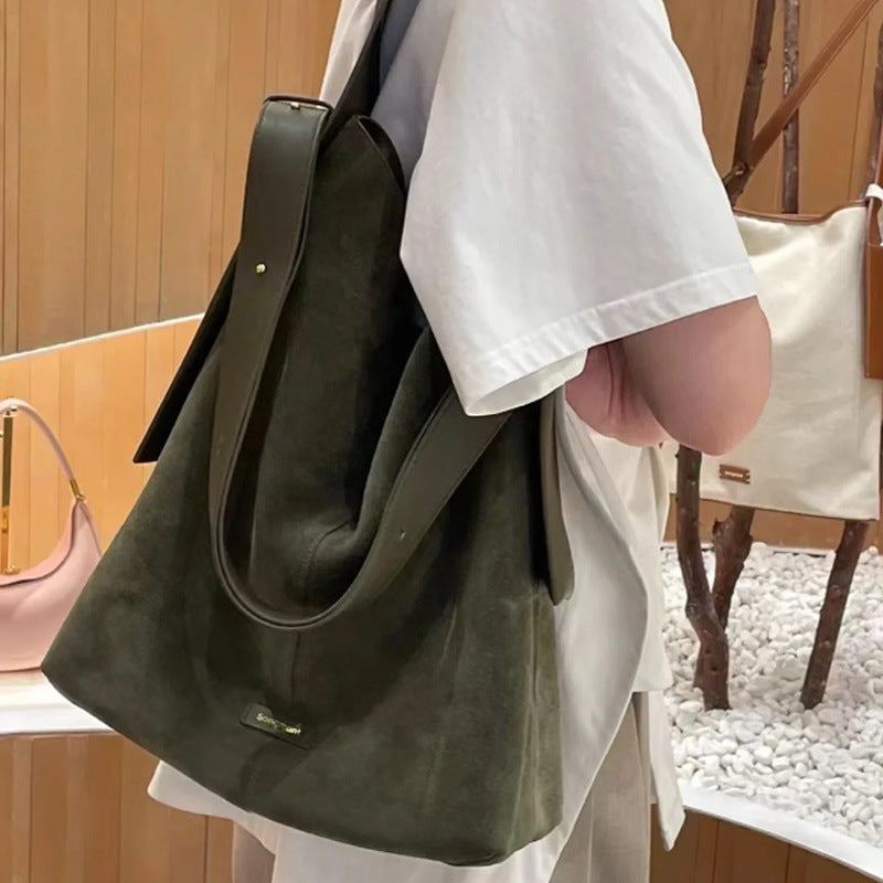 Suede Under The Mountain Lazy Commuter Women's Shoulder Bag