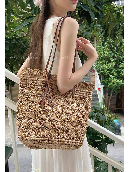 Women's Large Capacity Underarm Straw Simple Hollow Tote Bag