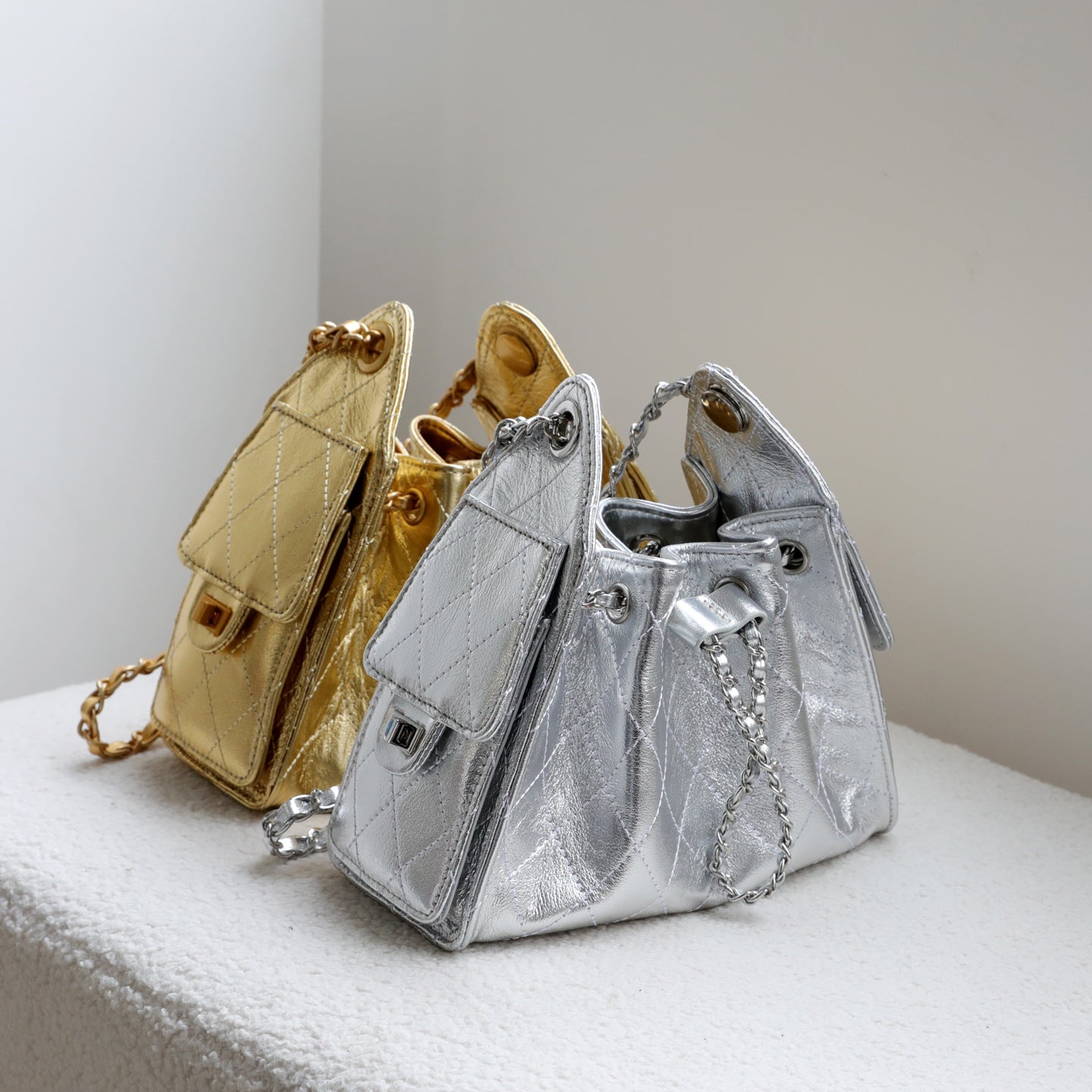 Women's Classic Style Drawstring Diamond Chain Leather Underarm Bag