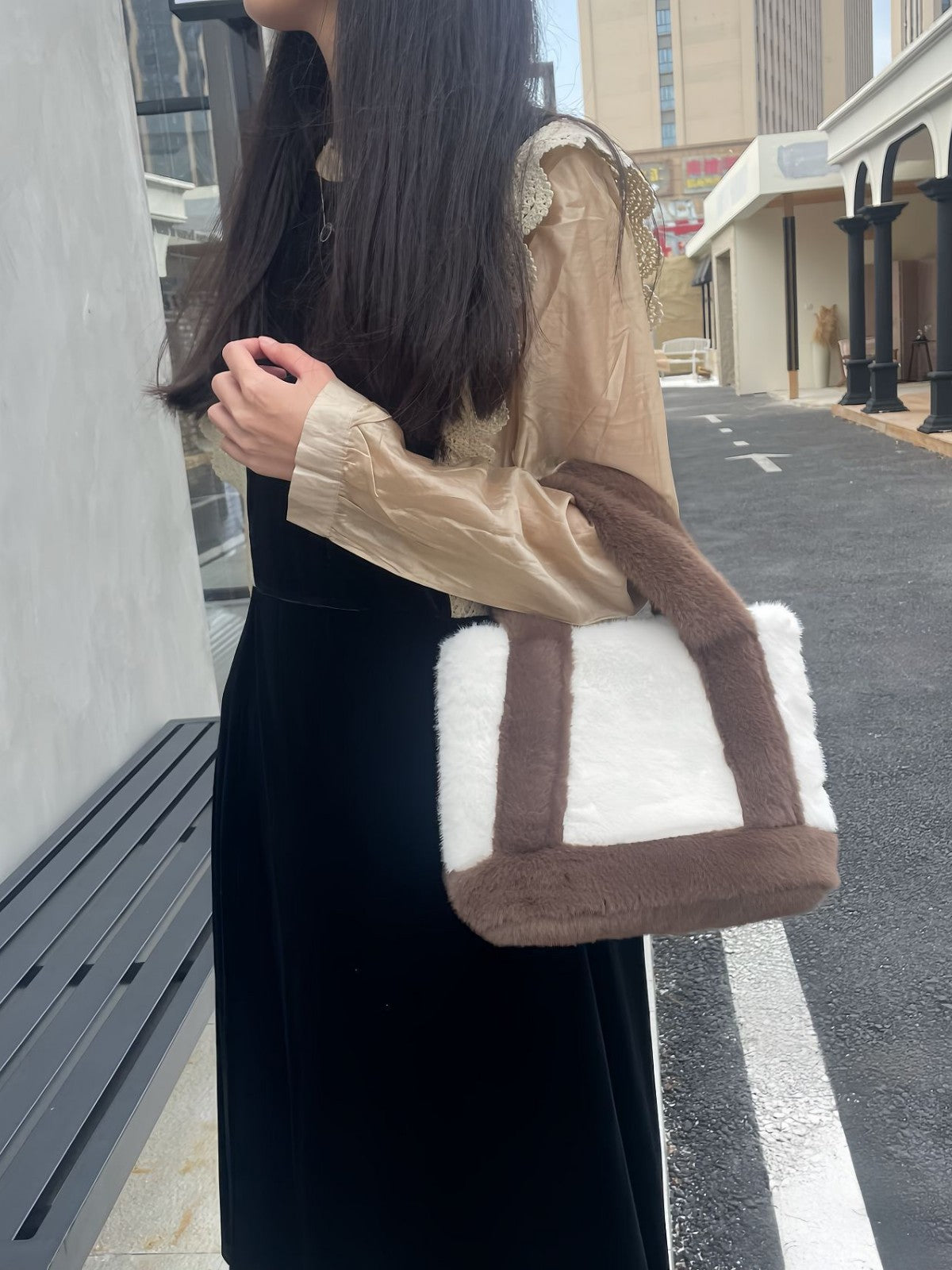 Furry Stitching Contrast Color Commuter Plush Women's Handbag