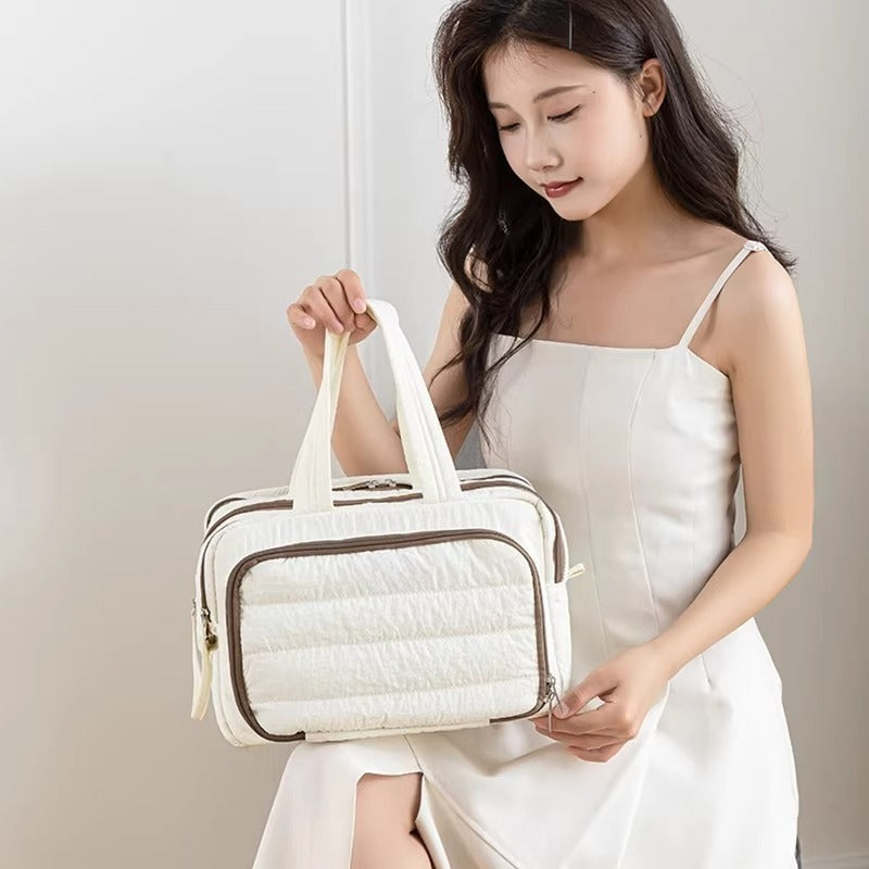 Large Capacity Partition Advanced Feeling Fluffy Makeup Bag