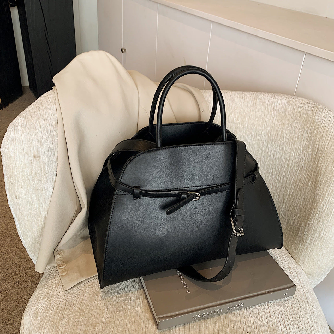 Women's Large Capacity Vintage Loose Fashion Design Tote Bags