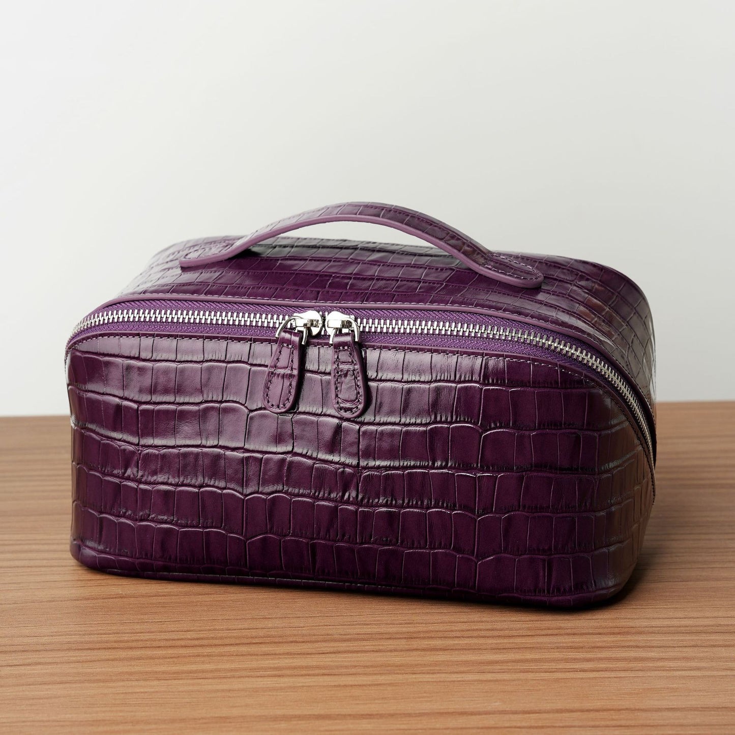 Premium Genuine Leather Large Capacity Convenient Wash Makeup Bag