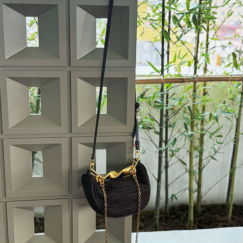Women's Retro Wave Metal Zipper Fashion Woven Women's Handbag