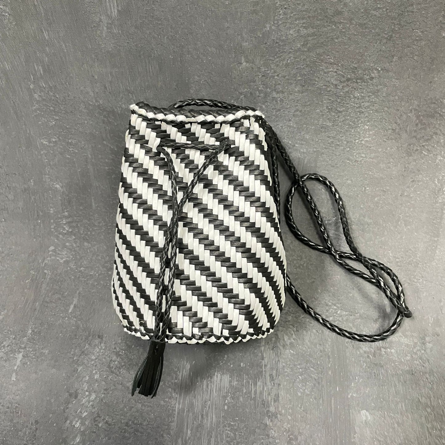 First Layer Cowhide Woven Genuine Leather Vegetable Basket Retro Bags