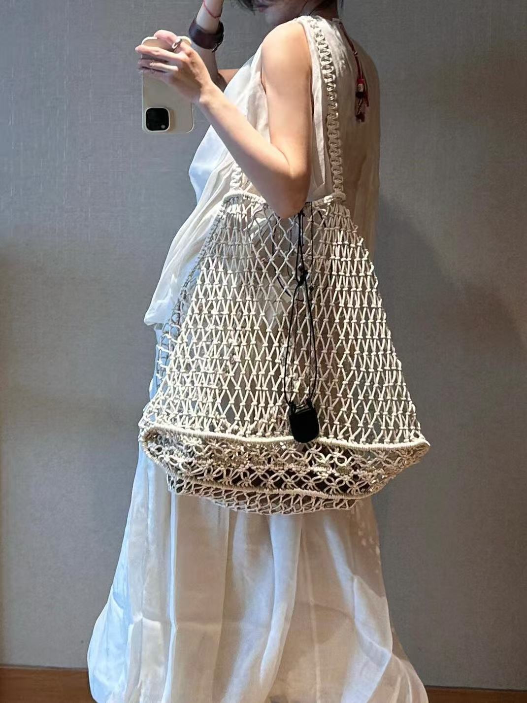 Beautiful Women's Fashionable Minimalist Hand-woven Design Women's Shoulder Bag