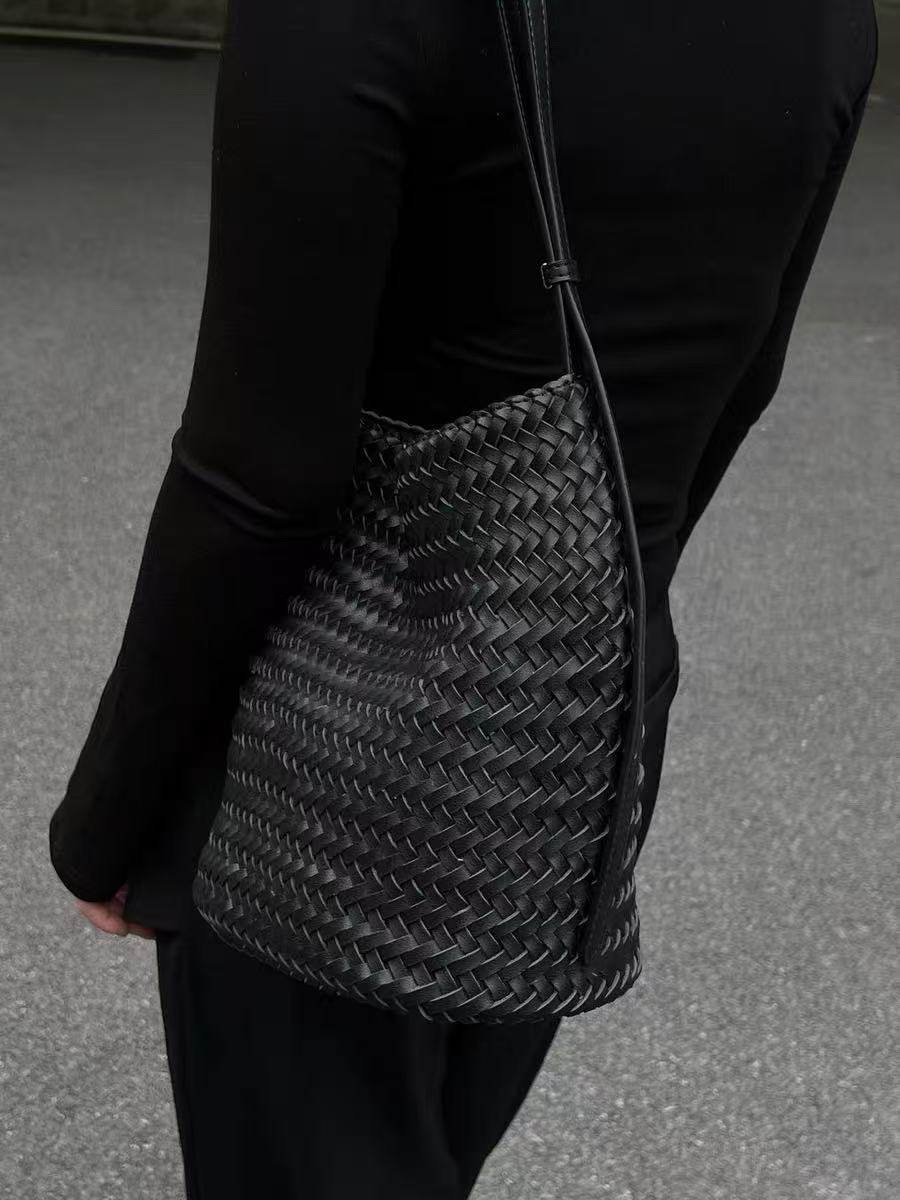 High-grade Leather Handmade Woven Retro Style Women's Shoulder Bag