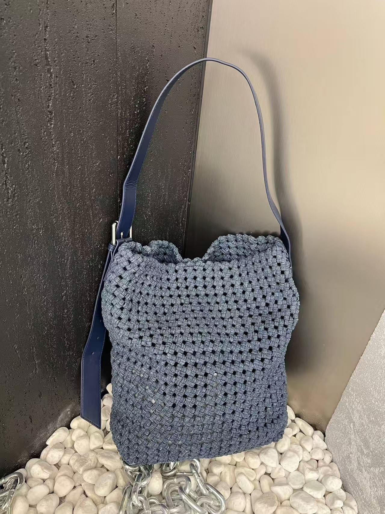 Nylon Cloth Woven Large Capacity Hollow Wide Bucket Bag