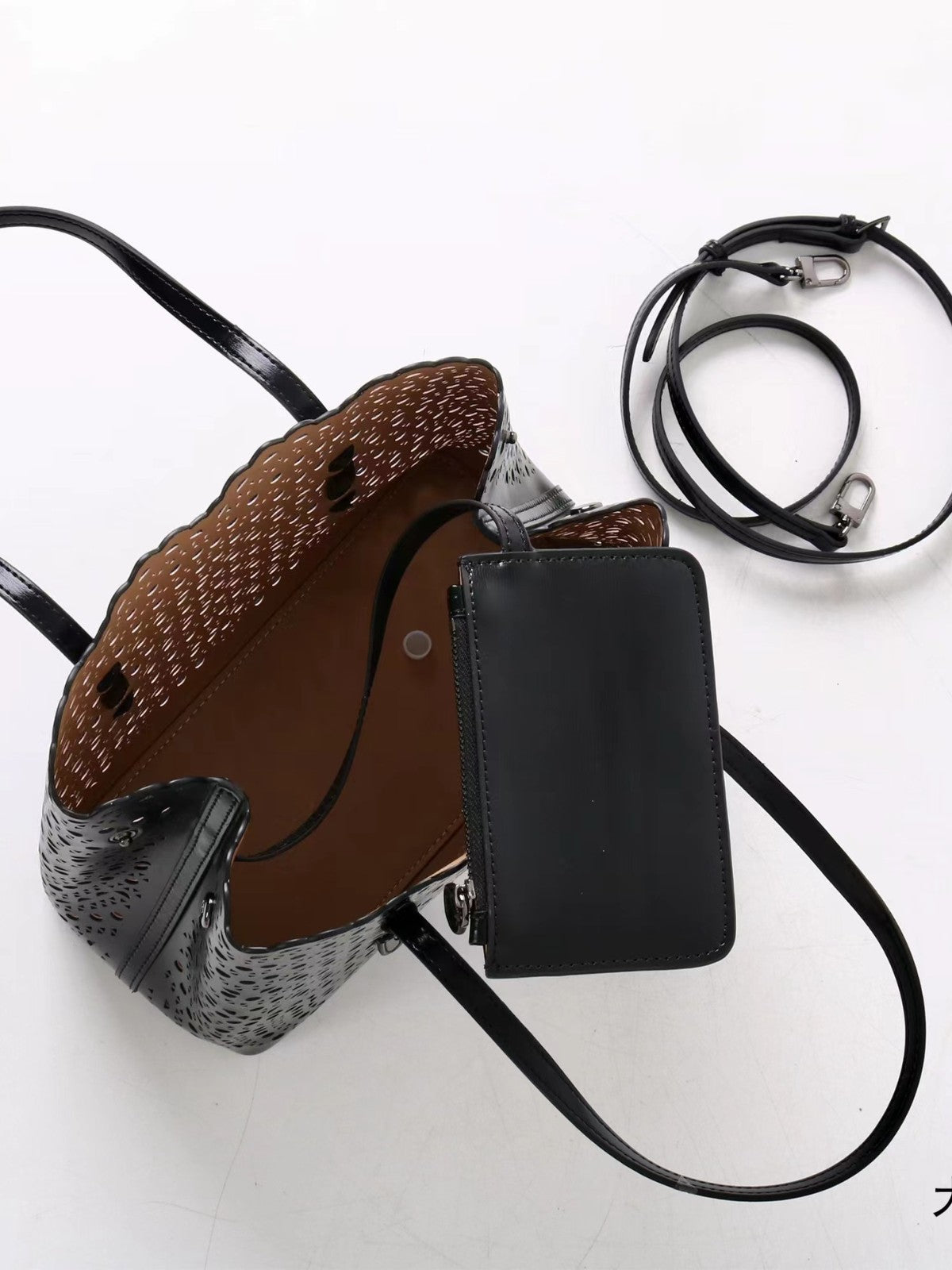 Women's Cowhide Wave Hollow Carved Vegetable Basket Genuine Bags
