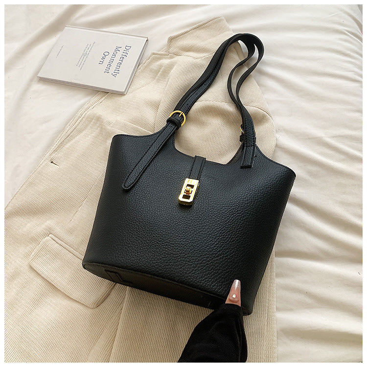 Women's High-grade Retro Underarm Super Hot Portable Bags