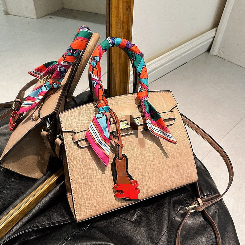 Women's Kelly Fashion Large Capacity Minority Latch Lock